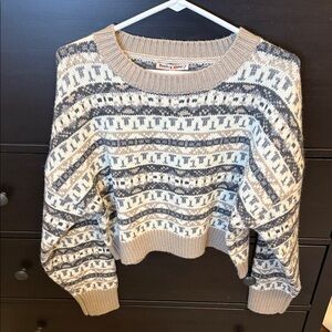 Women's Cream and Gray Sweater